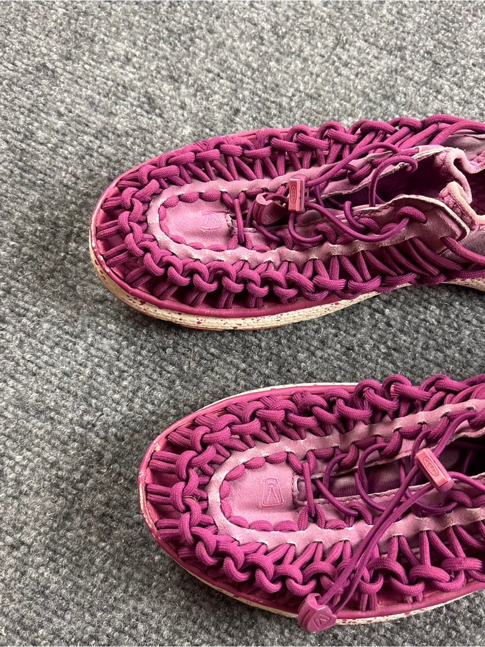 KEEN Women’s Uneek Paracord Weaved Sandal shoe Dahalia Mauve Pink size: 6 - Picture 4 of 9
